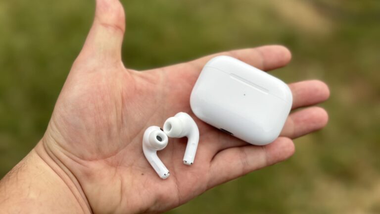 107301966 1694962980698 AirPods shot with iPhone 14 Pro