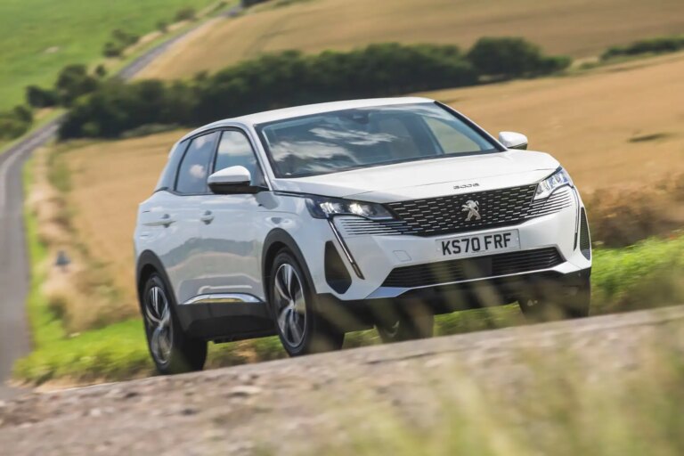 1 peugeot 3008 2021 rt hero front