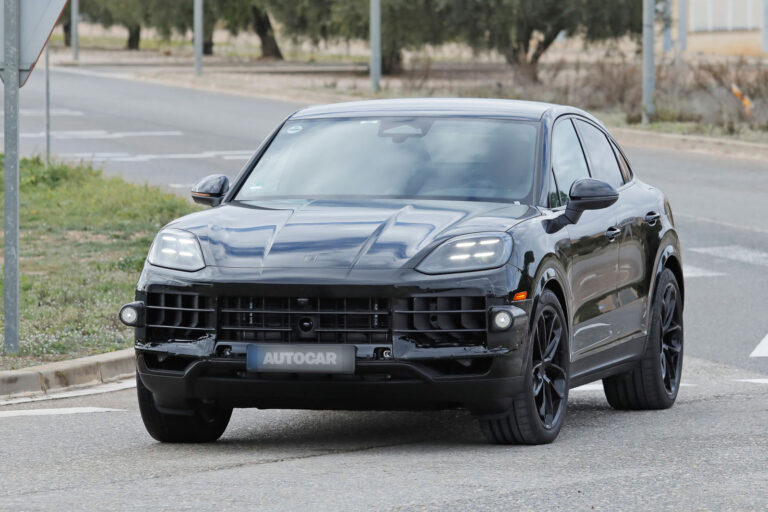 porsche cayenne 2025 proto front quarter