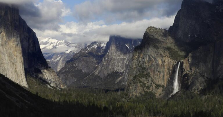 urlhttps3A2F2Fcalifornia times brightspot.s3.amazonaws.com2F7b2Fc42F4d524b484b7fbe4f7529742da5742Fla photos 1staff 523437 me 0411 yosemite virus 16 cmc