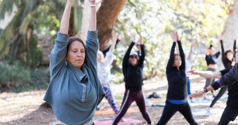 urlhttps3A2F2Fcalifornia times brightspot.s3.amazonaws.com2Fae2Fd42F2708a9774661be07a0da1e99ca622F1490494 wk hiking yoga workout 03 mjc