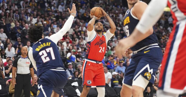 urlhttps3A2F2Fcalifornia times brightspot.s3.amazonaws.com2F0a2F9b2F1c3c6a2642739937bf53734eba032Fclippers nuggets basketball 17406