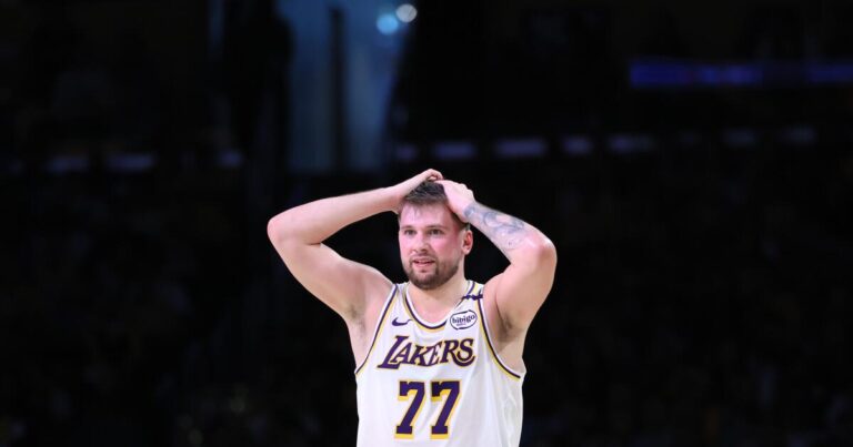 urlhttps3A2F2Fcalifornia times brightspot.s3.amazonaws.com2F242F622F7875027b48a9ad9e9451dccc4ffa2F1502386 sp nba playoffs lakers timberwolves ajs 31