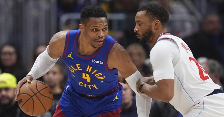 urlhttps3A2F2Fcalifornia times brightspot.s3.amazonaws.com2F272F8d2F7549e05a46da99898345ac2ac8e82Fclippers nuggets basketball 37789