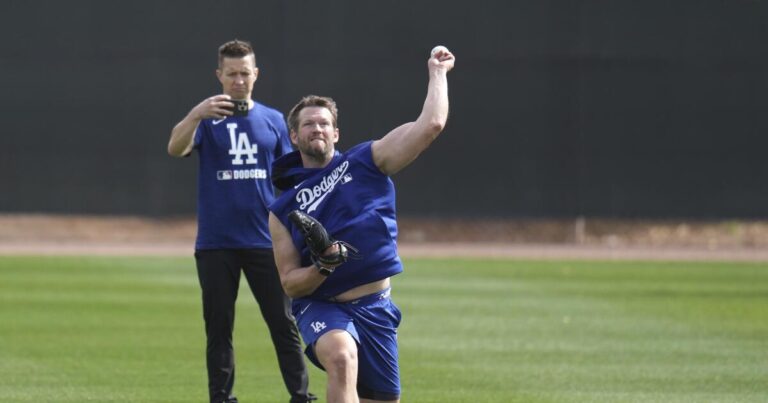 urlhttps3A2F2Fcalifornia times brightspot.s3.amazonaws.com2F342F522Fba2d63674c6e96186f6d6c22d1572Fdodgers spring baseball 93102