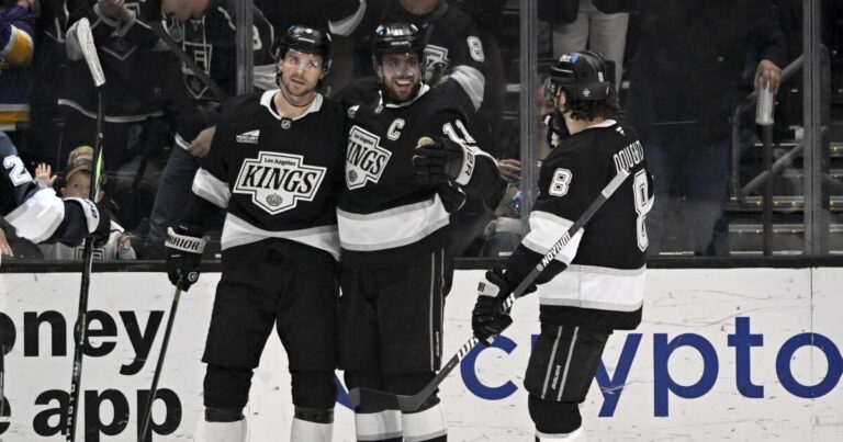 urlhttps3A2F2Fcalifornia times brightspot.s3.amazonaws.com2F372F062F54c4d5bd4b19915bd8b651af4afe2Fhurricanes kings hockey 84052