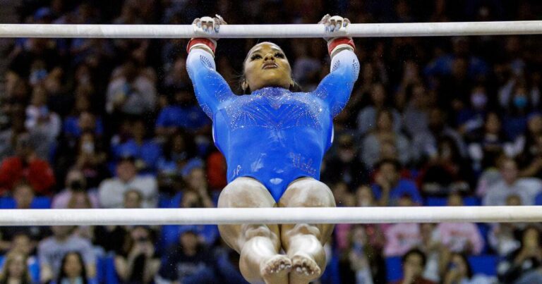 urlhttps3A2F2Fcalifornia times brightspot.s3.amazonaws.com2F412Fb32Fb0b796f240d6a3cd65cb60e185082F1497206 sp ucla gymnastics 13 gmf