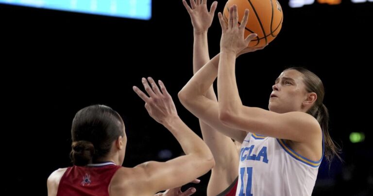 urlhttps3A2F2Fcalifornia times brightspot.s3.amazonaws.com2F572Ffe2F3b8288db4164bc04d235ff0cd62a2Fncaa richmond ucla basketball 81048