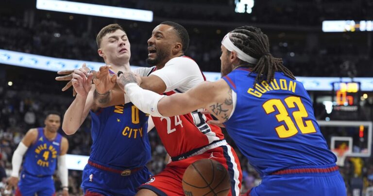 urlhttps3A2F2Fcalifornia times brightspot.s3.amazonaws.com2F6b2F212F5f38f25d47eab37f4cf7117761a32Fclippers nuggets basketball 29744