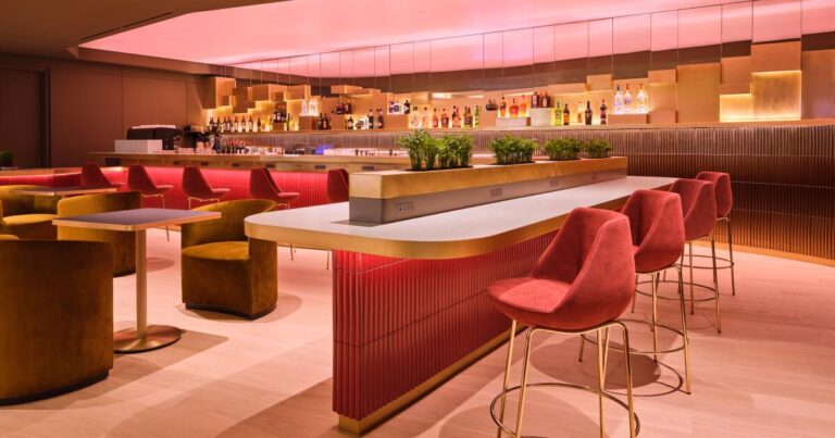 urlhttps3A2F2Fcalifornia times brightspot.s3.amazonaws.com2F712F4f2Fb7363d254dd5a95aeaa7caac10952Fvirgin clubhouse lax bar