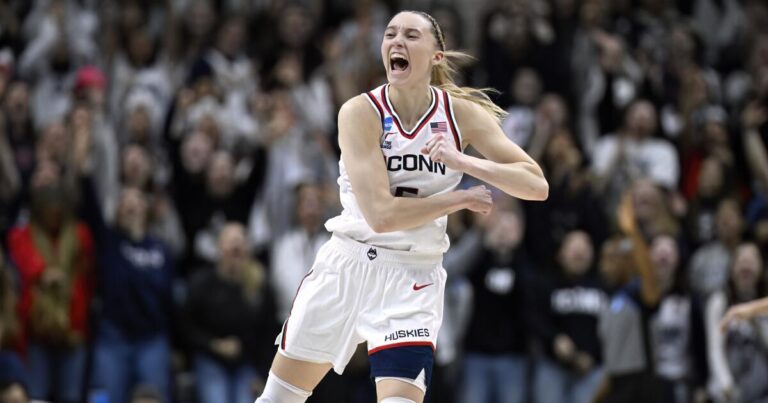 urlhttps3A2F2Fcalifornia times brightspot.s3.amazonaws.com2F722Fa22Fb762386144aa9466552029b0a67e2Fncaa south dakota st uconn basketball 98635