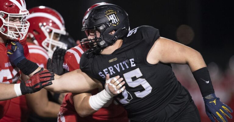 urlhttps3A2F2Fcalifornia times brightspot.s3.amazonaws.com2F7f2F272Fd823ed0a4da39f7fdfc79afcdeb42Fla photos freelance contract 877342 sp mater dei servite football 22