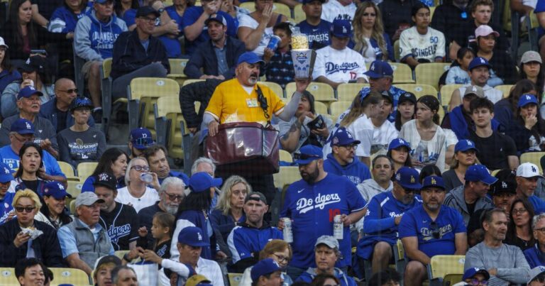 urlhttps3A2F2Fcalifornia times brightspot.s3.amazonaws.com2Fcb2F292Ff856aa9f402aa4c5b4a6a22229642F1501640 sp mlb dodgers cubs consessions 56 gmf