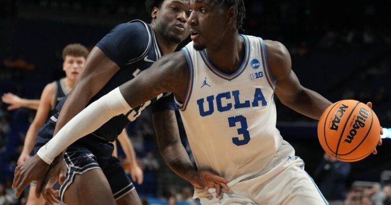 urlhttps3A2F2Fcalifornia times brightspot.s3.amazonaws.com2Fcb2F702Fd86e01fb4290bedc0b15d751d3412Fncaa utah st ucla basketball 70454