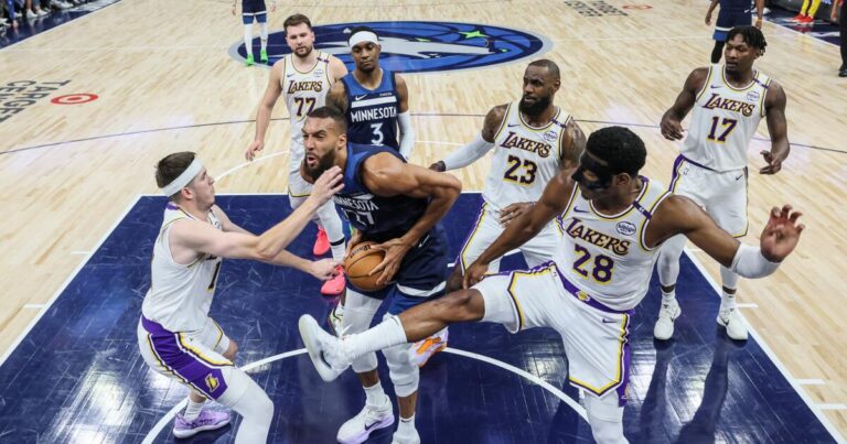 urlhttps3A2F2Fcalifornia times brightspot.s3.amazonaws.com2Fd22Fb42F66191df143a1944e5963c786e60e2F1503354 sp 0427 lakers twolves gm4 rcg 036