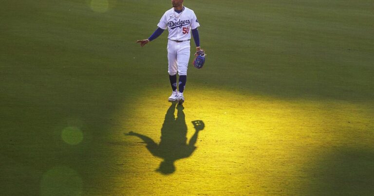 urlhttps3A2F2Fcalifornia times brightspot.s3.amazonaws.com2Fdf2F372Faabf372944648a8046936341473c2F1479177 la sp nlcs dodgers mets game1 61 gmf
