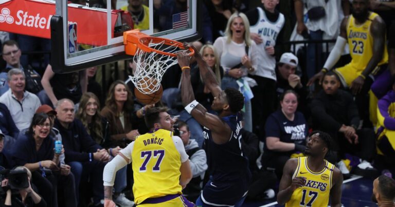 urlhttps3A2F2Fcalifornia times brightspot.s3.amazonaws.com2Ff52Fe02F828d7c794437a7e13db39e29b59e2F1503353 sp 0425 lakers twolves gm3 rcg 20