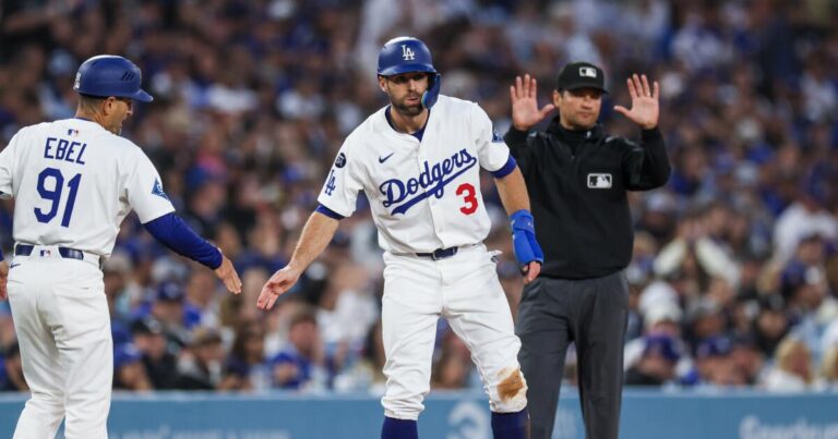 urlhttps3A2F2Fcalifornia times brightspot.s3.amazonaws.com2F3f2F252F5dfda7ee42eb84446836fb1cfd612F1505652 sp 0513 dodgers as rcg 3193
